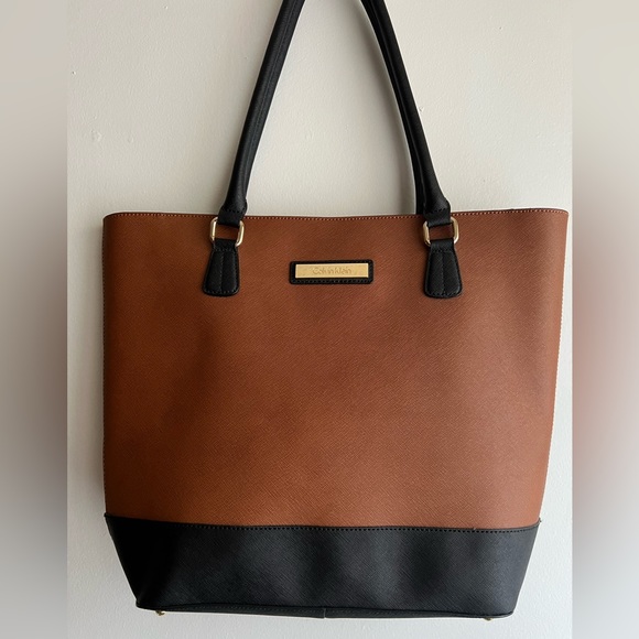 CALVIN KLEIN SAFFIANO LEATHER TOTE IN BROWN AND BLACK - LIKE NEW - Picture 1 of 6